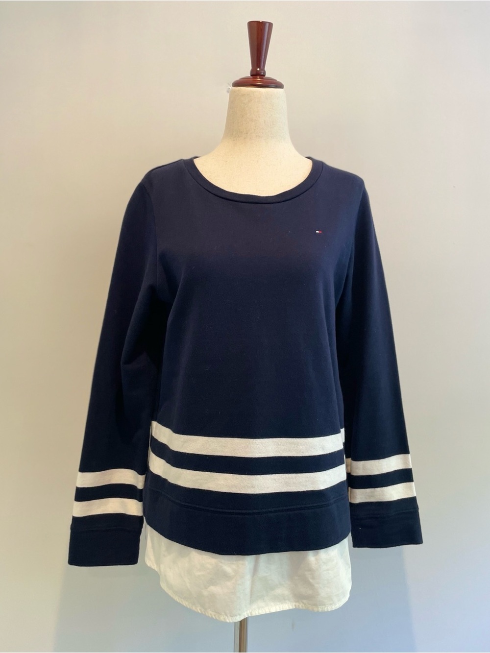 100% Cotton Tommy Hilfiger Navy Pullover with White Stripe Detail - size Medium